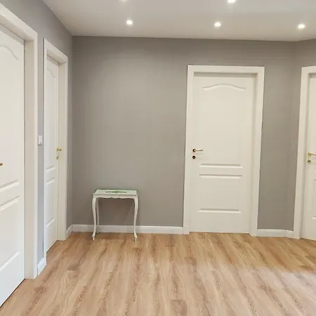 Ampio Per Famiglie Apartment *