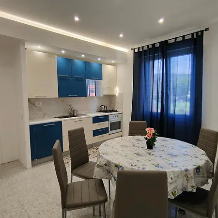 Apartment Ampio Per Famiglie Imperia