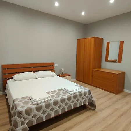 Ampio Per Famiglie Apartment *