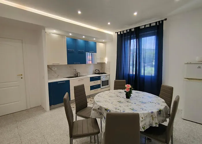 דירה Ampio Per Famiglie אימפריה
